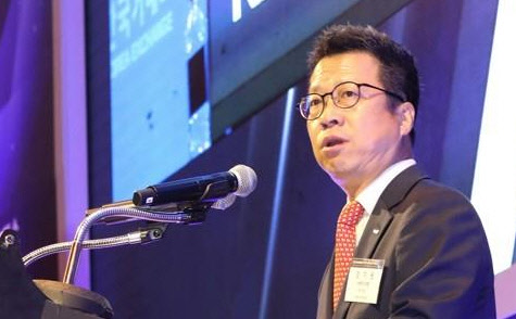 정지원 한국거래소 이사장이 20일 오전 서울 여의도 콘래드호텔에서 열린 '2018 글로벌 상장지수상품(ETP) 콘퍼런스 서울'에서 개회사를 하고 있다. <한국거래소 제공>